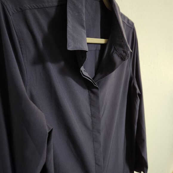 Quince Performance Tech Blouse Navy Medium - Picture 3 of 8